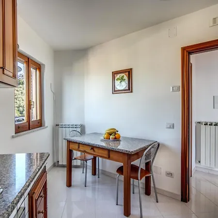 House Aura Sea View Дом отдыха