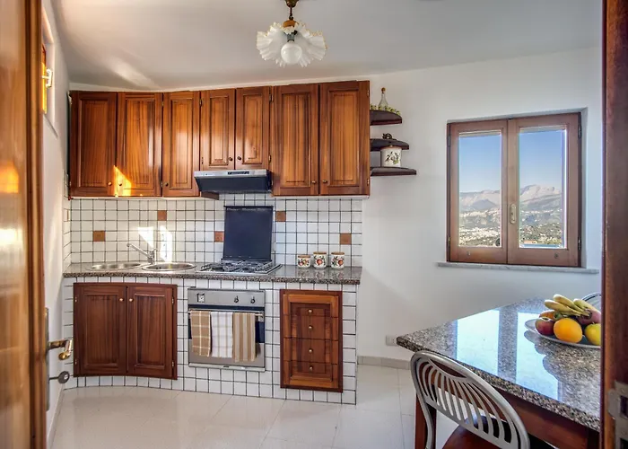 House Aura Sea View בית נופש *